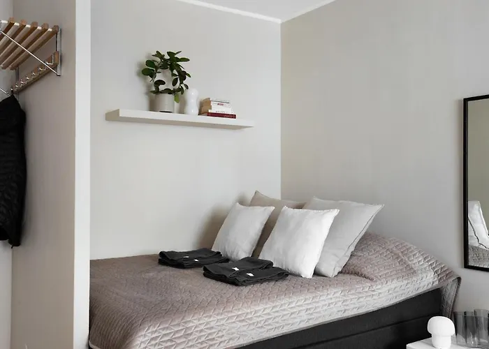 Trendy Nordic Studio By Tram Stop