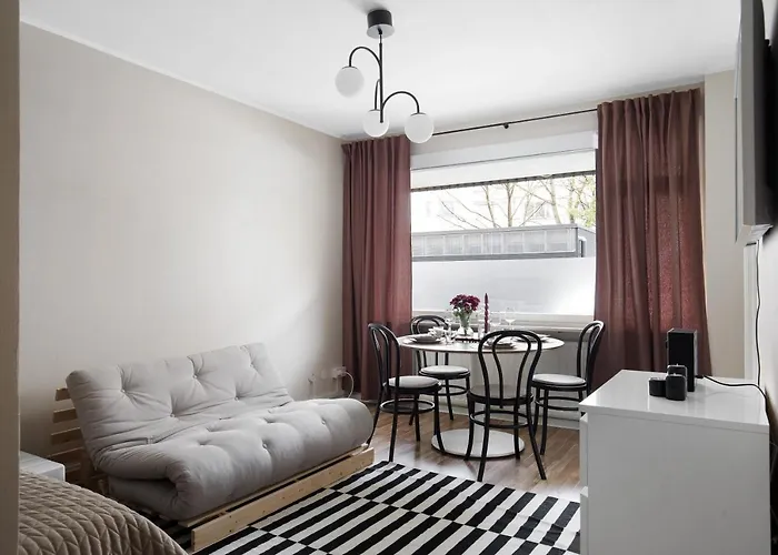 Trendy Nordic Studio By Tram Stop